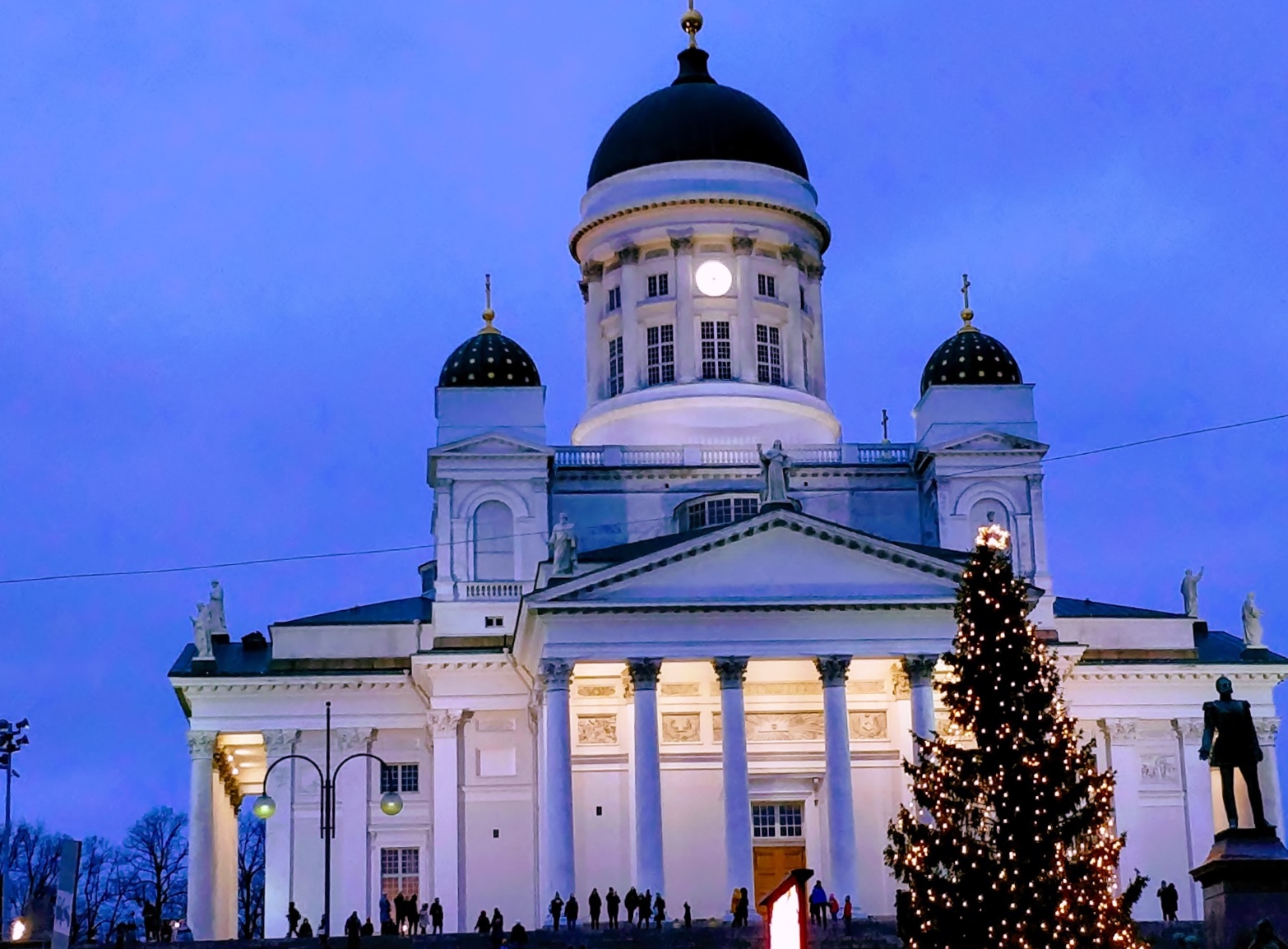 Catedrala din Helsinki in decembrie